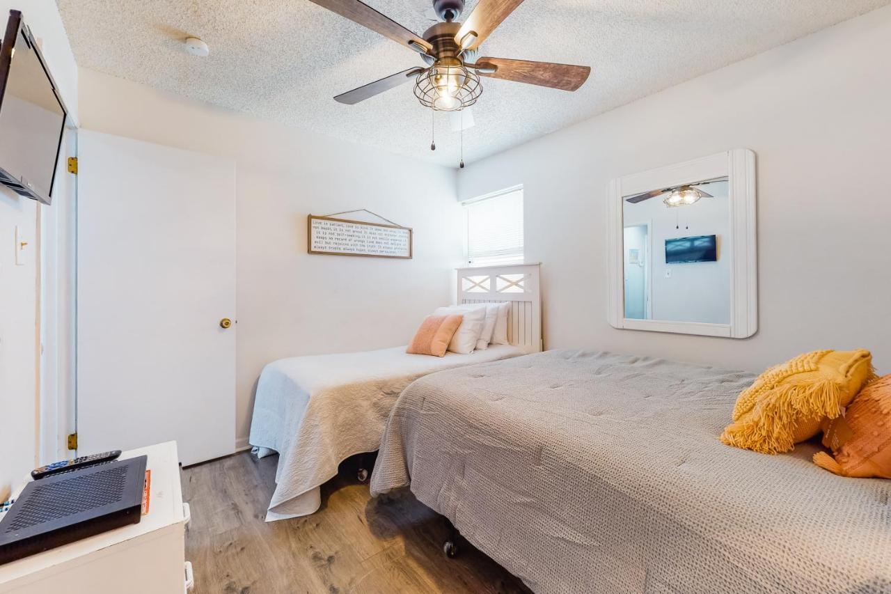 Sea Breeze #312 Apartment